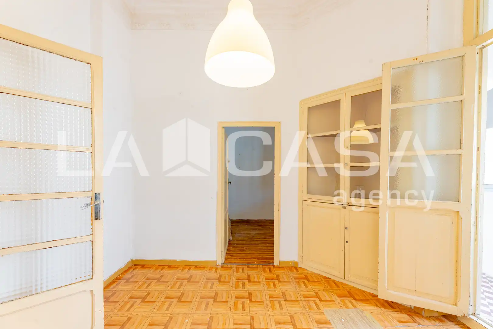 Flat for sale in Valencia  with Balcony