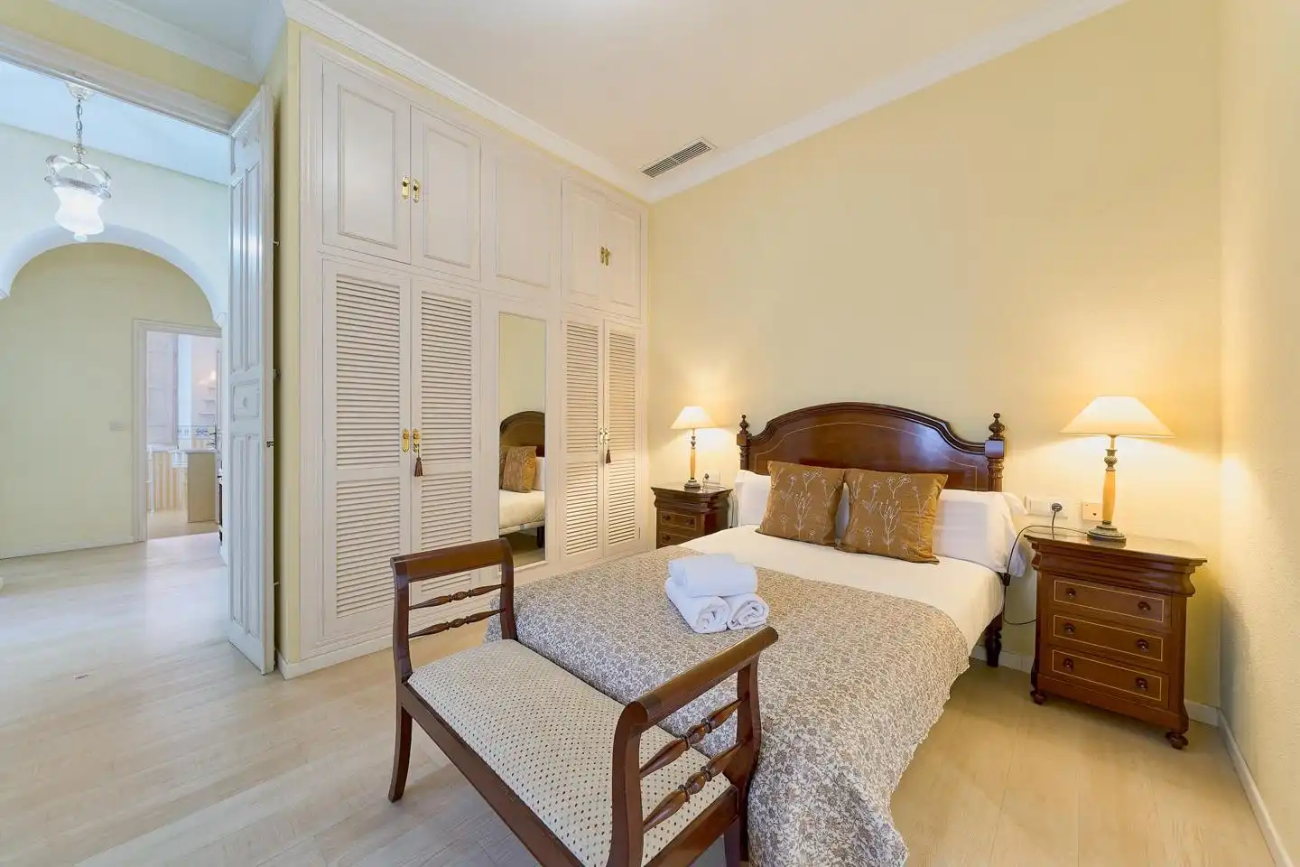 Schlafzimmer von Erdgeschoss zur Miete in Málaga mit Klimaanlage, Heizung und Möbliert