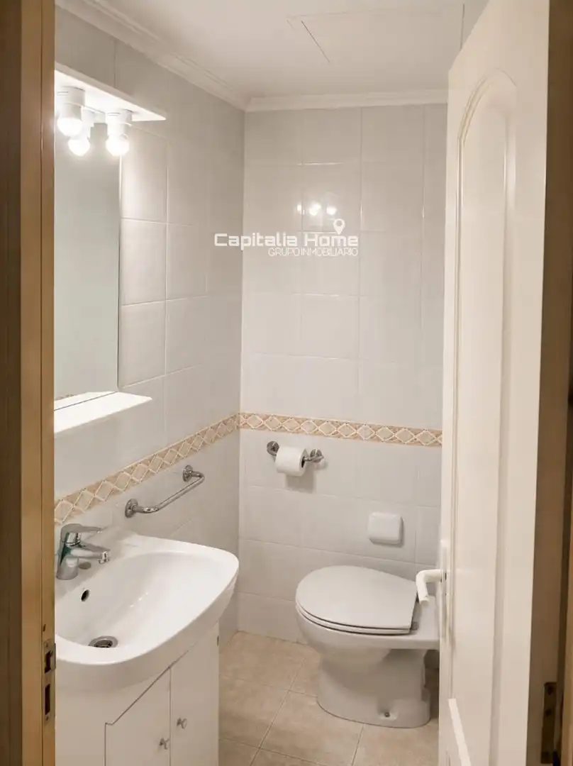 Badezimmer von Wohnung zum Verkauf in Sant Josep de sa Talaia mit Klimaanlage, Heizung und Schwimmbad