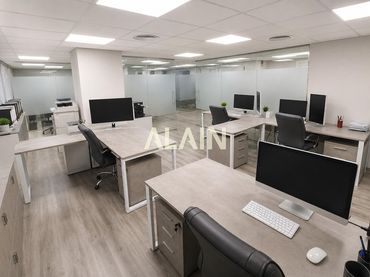 Ufficio con ascensore in vendita a Quatre Carreres