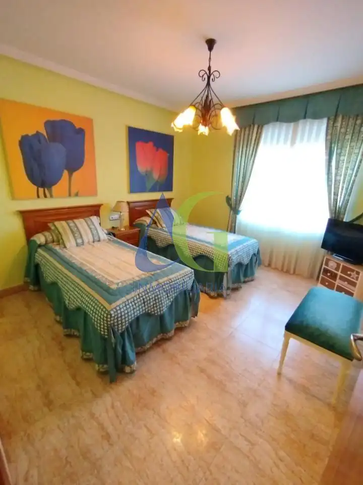 Bedroom of Houses for sale in Villaquilambre  with Heating and Private garden