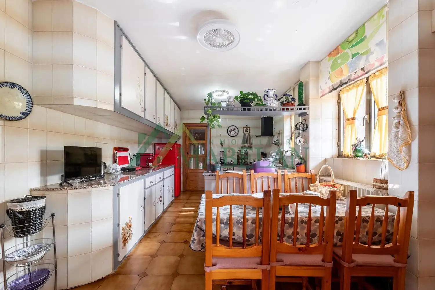 Cuina de Casa o xalet en venda en Las Rozas de Madrid amb Aire condicionat, Calefacció i Jardí privat