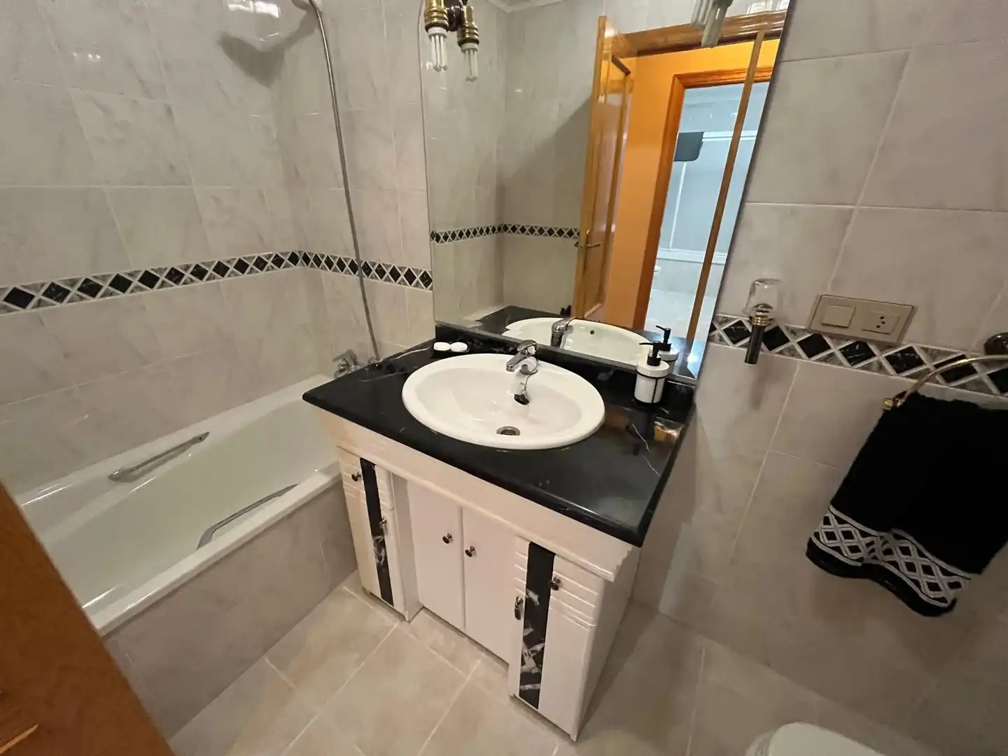 Badezimmer von Wohnung zur Miete in Almansa mit Heizung, Abstellraum und Möbliert
