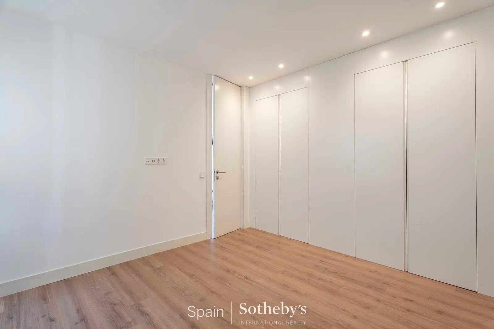 Attic for sale in Madrid  with Air Conditioner, Heating and Terrace