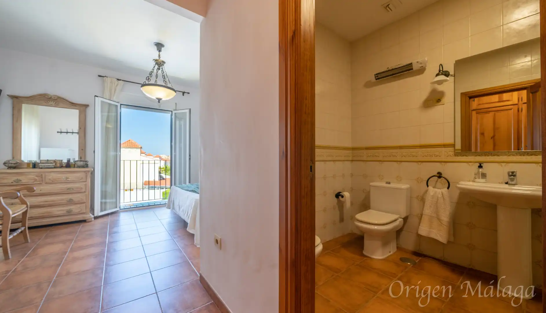 Baño de Casa adosada en venta en Vélez-Málaga con Calefacción, Jardín privado y Terraza