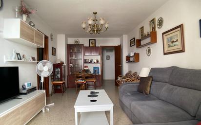Sala d'estar de Apartament en venda en Benidorm amb Aire condicionat, Calefacció i Moblat