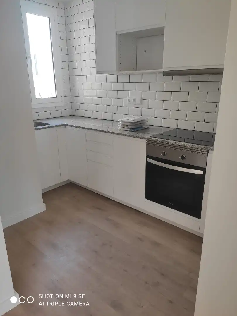 Flat for rent in Carrer de Bonsoms, Sants-Badal