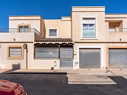 Vista exterior de Casa o xalet en venda en El Ejido amb Aire condicionat i Terrassa