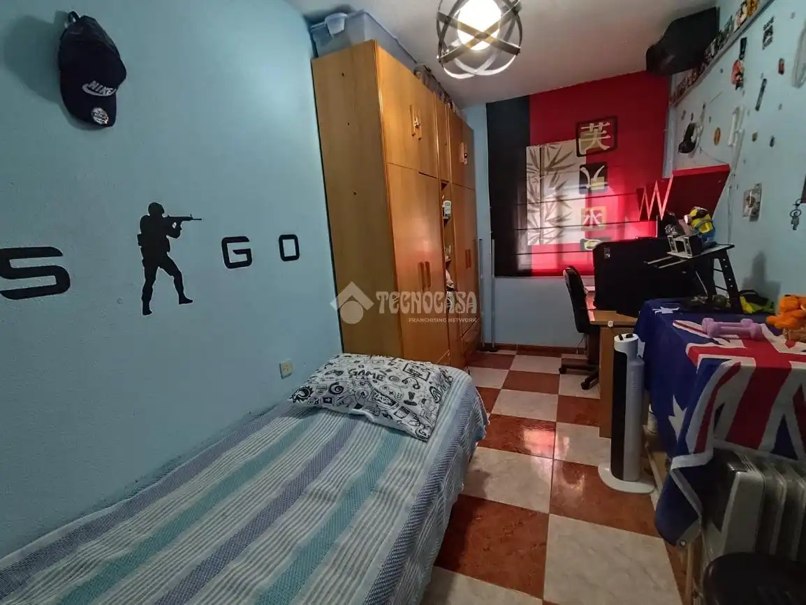 Bedroom of Flat for sale in Córdoba  with Air Conditioner