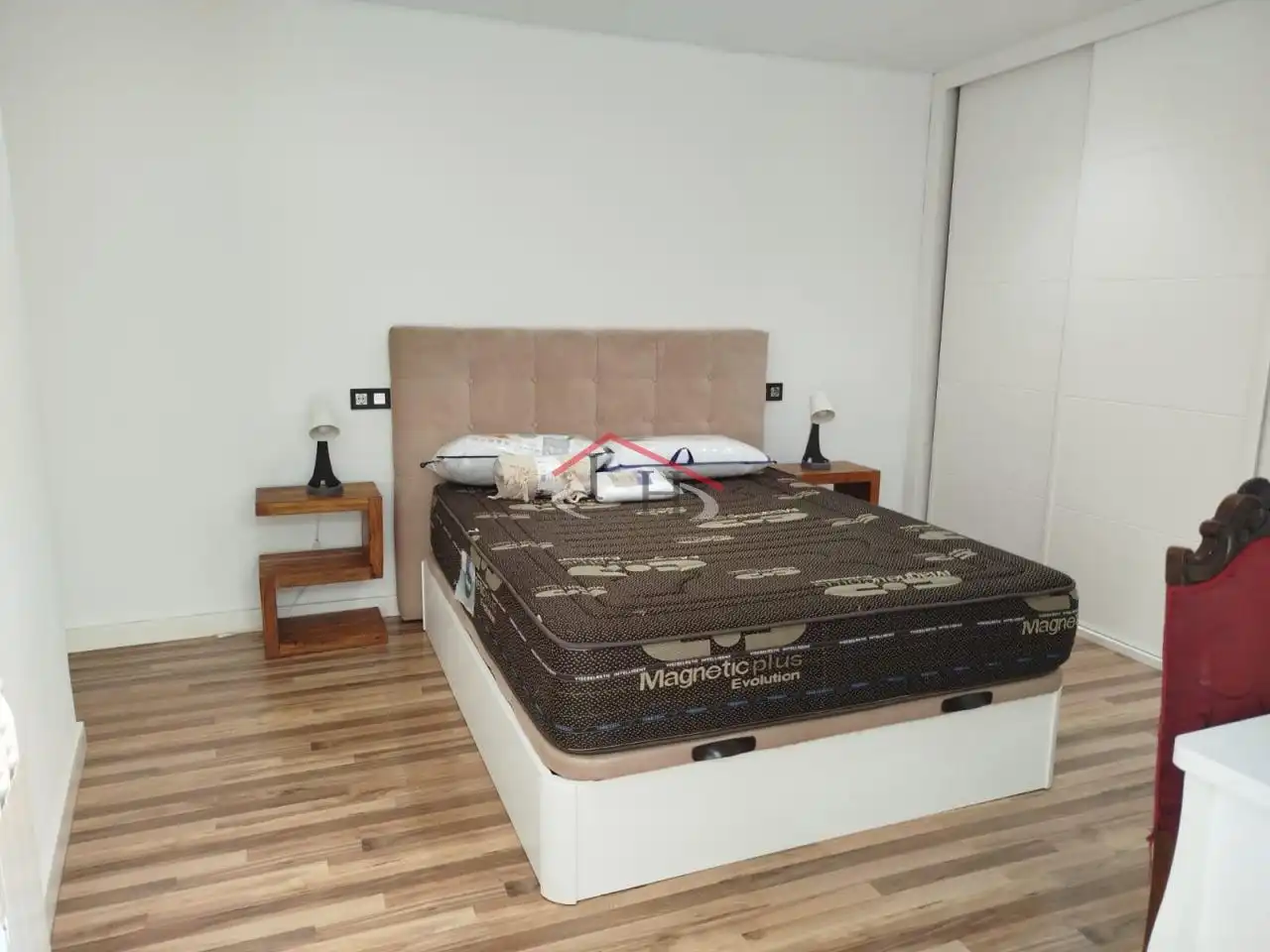 Habitación de Piso en venta en León Capital  con Calefacción, Parquet y Terraza