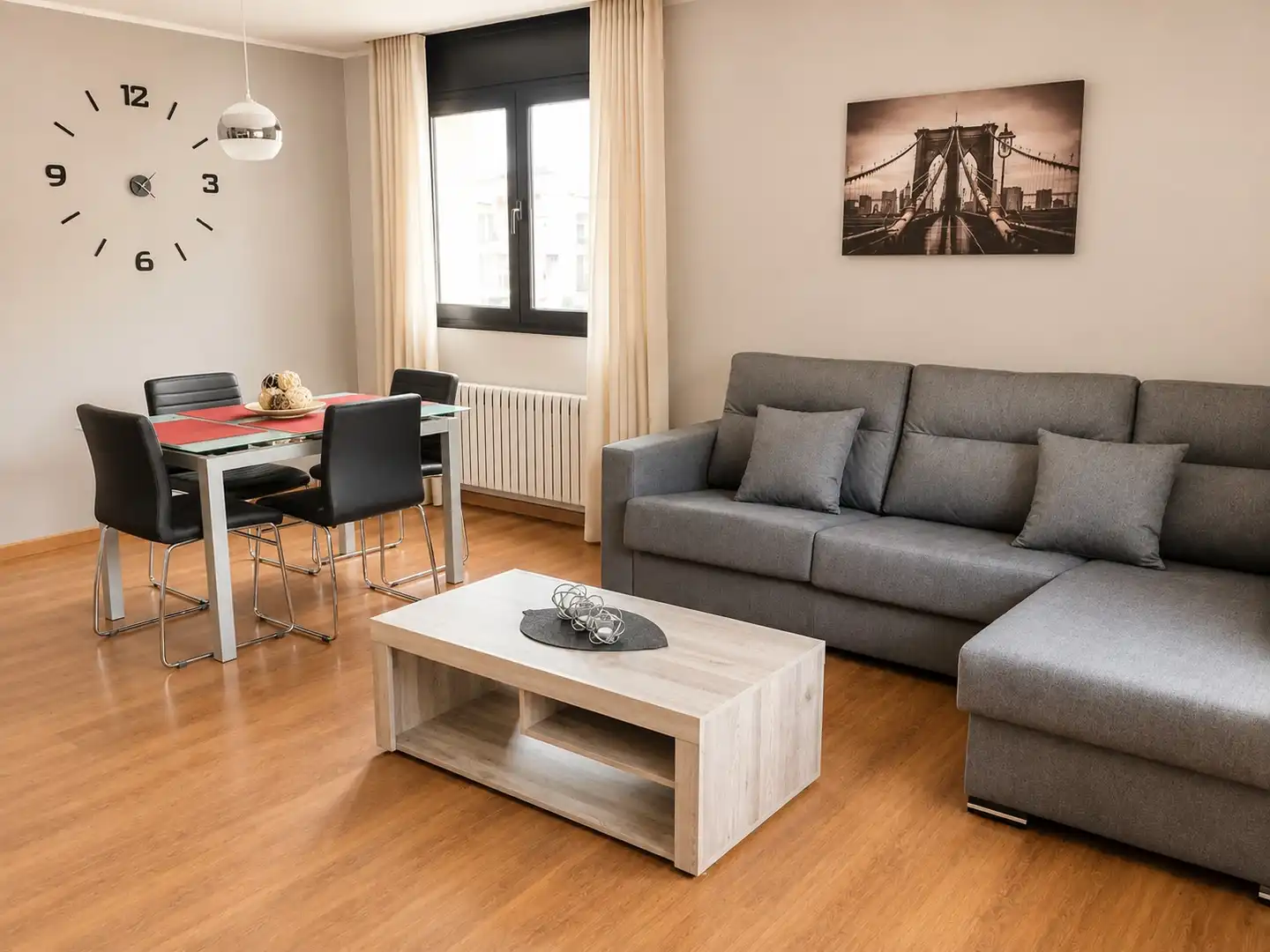 Apartament amb ascensor de lloguer a Avinguda Sant Joan de Caselles, imagen 2