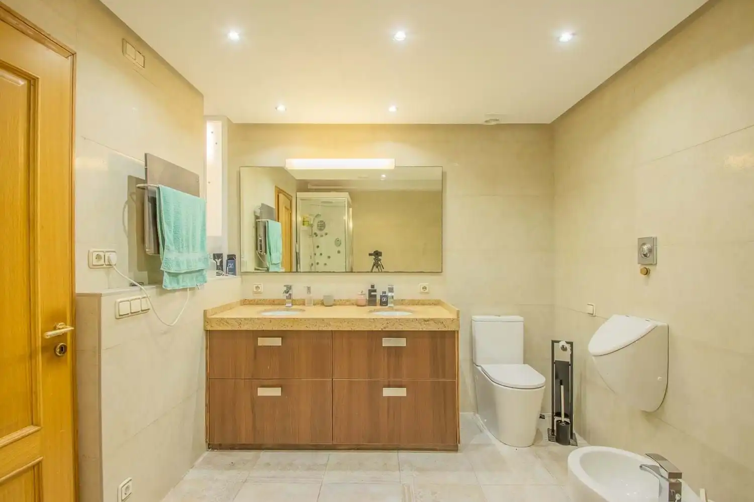 Bathroom of Houses for sale in Calvià  with Air Conditioner, Terrace and Balcony