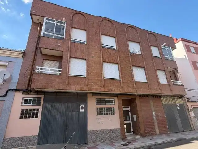 Vista exterior de Dúplex en venda en León Capital  amb Calefacció i Parquet