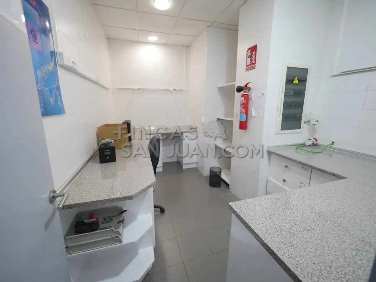 Local de alquiler en Sant Joan d'Alacant con Aire acondicionado