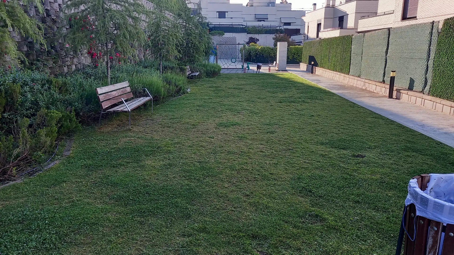 Einfamilien-Reihenhaus zum Verkauf in Colmenar Viejo mit Klimaanlage, Heizung und Privatgarten