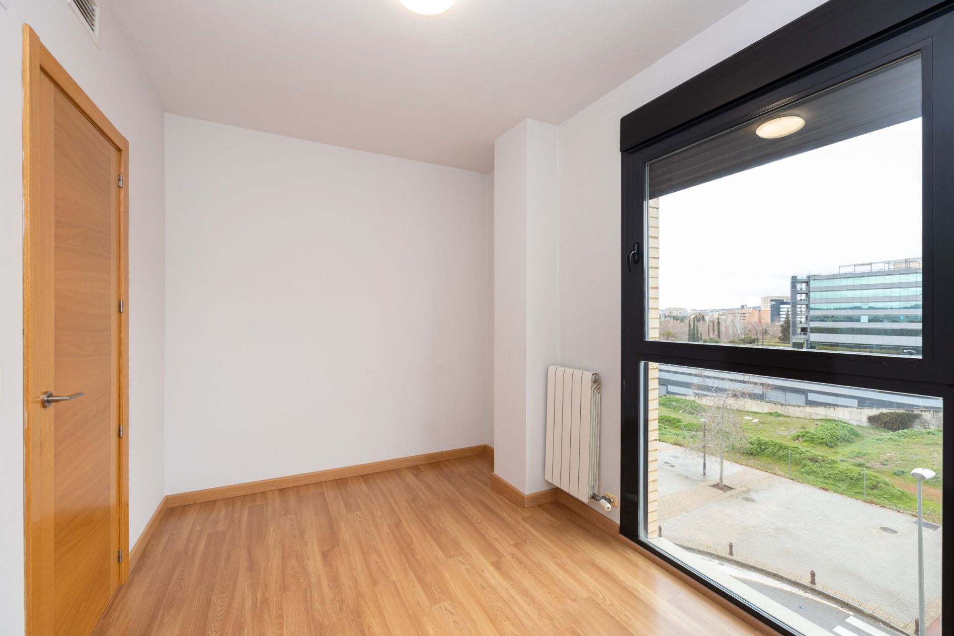 Bedroom of Flat to rent in  Granada Capital  with Air Conditioner, Heating and Parquet flooring