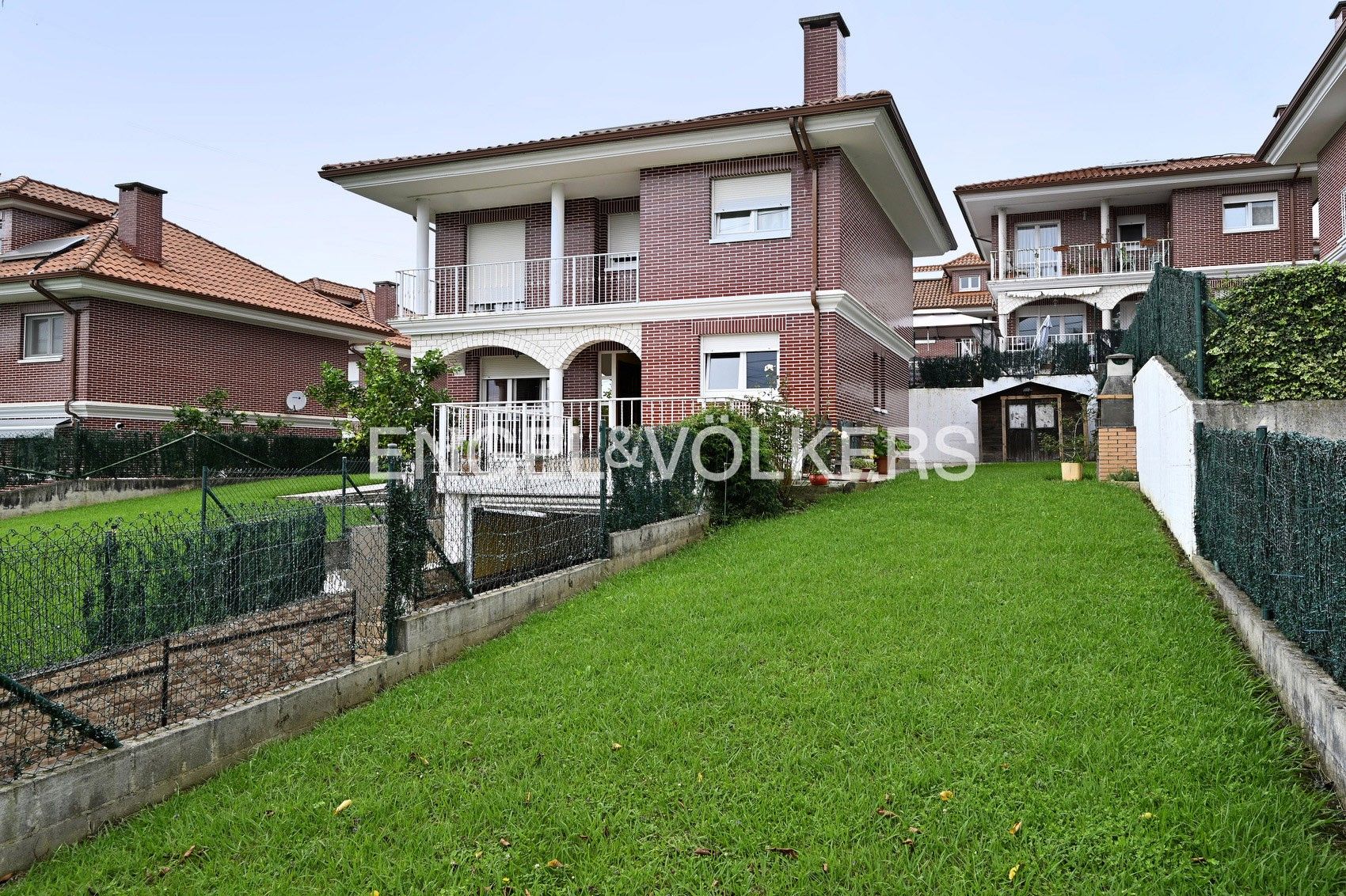 Exterior view of House or chalet for sale in El Astillero    with Air Conditioner, Heating and Private garden