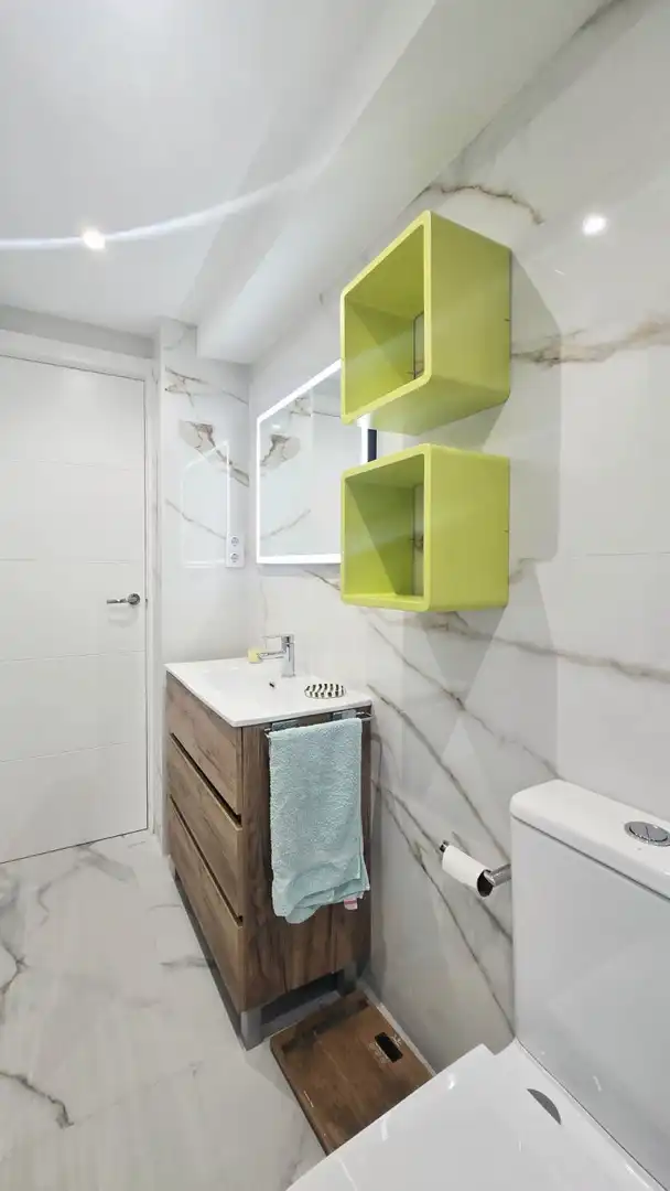 Baño de Piso de alquiler en Madrid con Aire acondicionado, Calefacción y Terraza