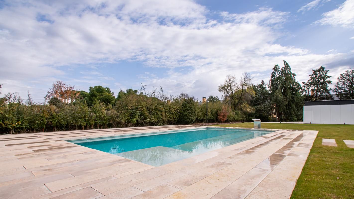Swimming pool of House or chalet for sale in Pozuelo de Alarcón  with Private garden and Swimming Pool