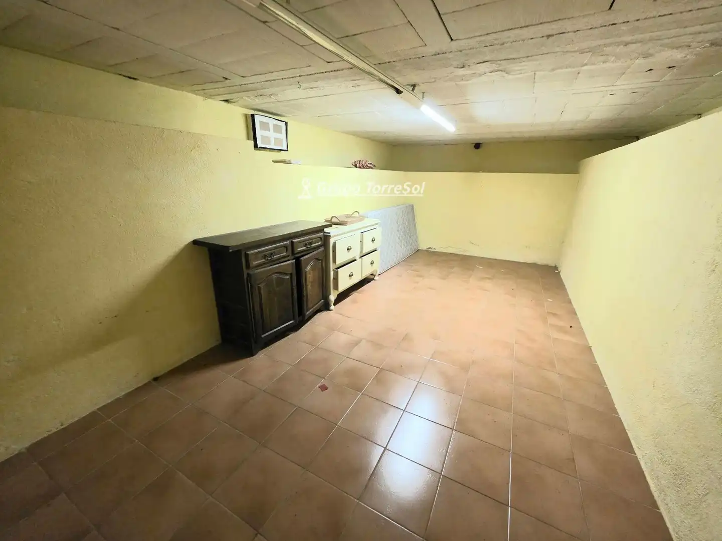 Commercial properties for sale in de Renau, Creixell