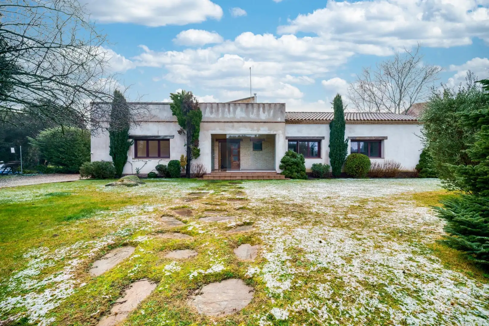 Vista exterior de Casa o xalet en venda en Valdemorillo amb Aire condicionat, Calefacció i Piscina
