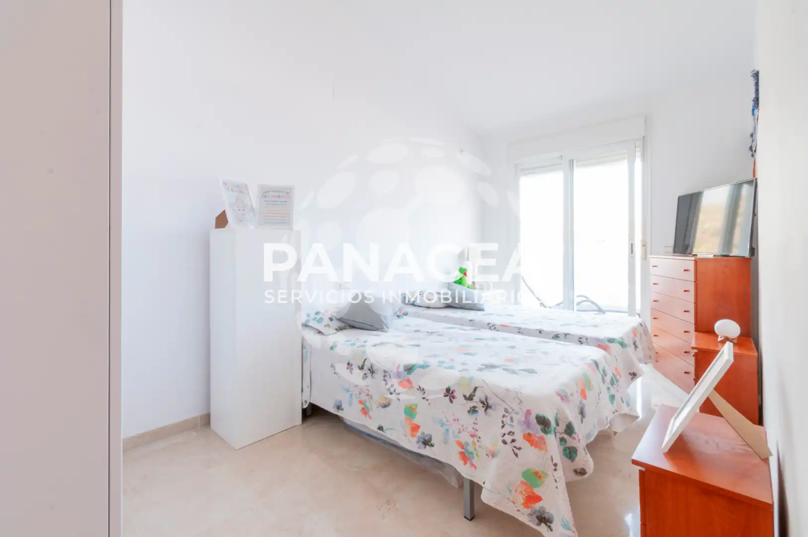 Habitación de Casa adosada en venta en Albuñol con Jardín privado, Terraza y Amueblado