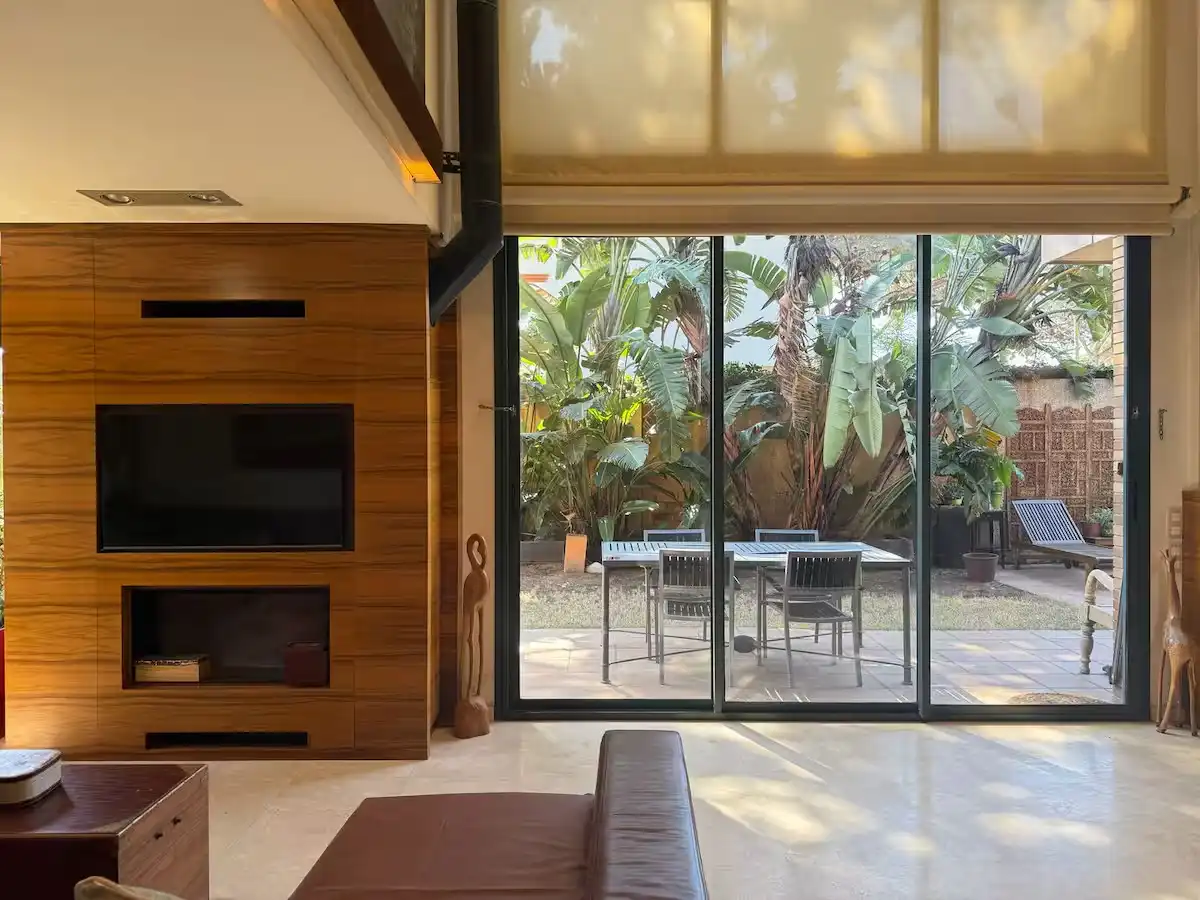 Living room of Houses for rent in Castelldefels  with Air Conditioner, Private garden and Terrace
