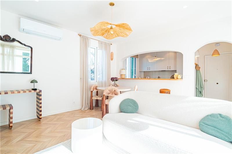 Living room of Flat for sale in Calvià  with Air Conditioner, Terrace and Furnished