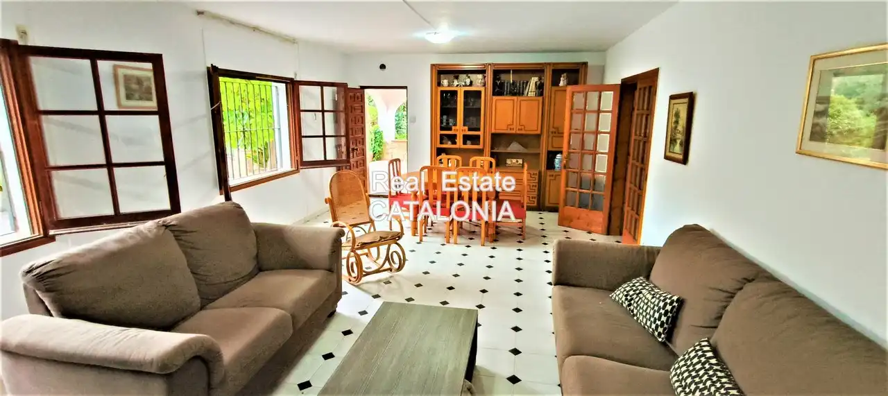 Sala d'estar de Casa o xalet en venda en Maçanet de la Selva amb Calefacció, Jardí privat i Terrassa