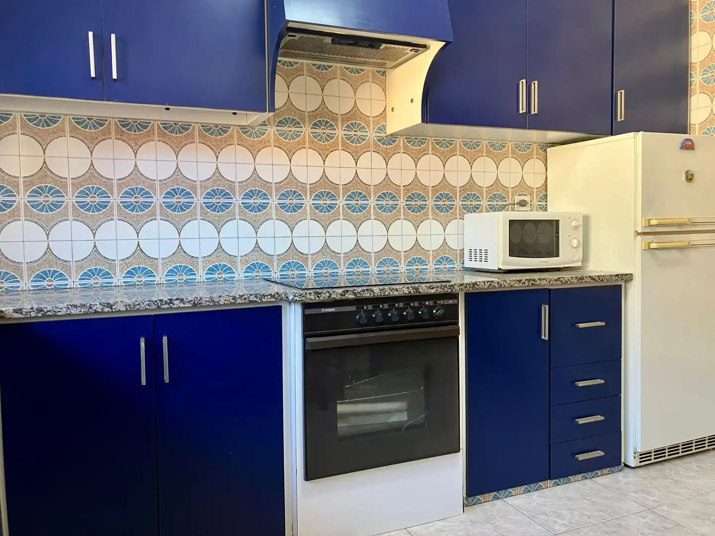 Cuina de Casa o xalet en venda en Olot amb Calefacció, Terrassa i Balcó