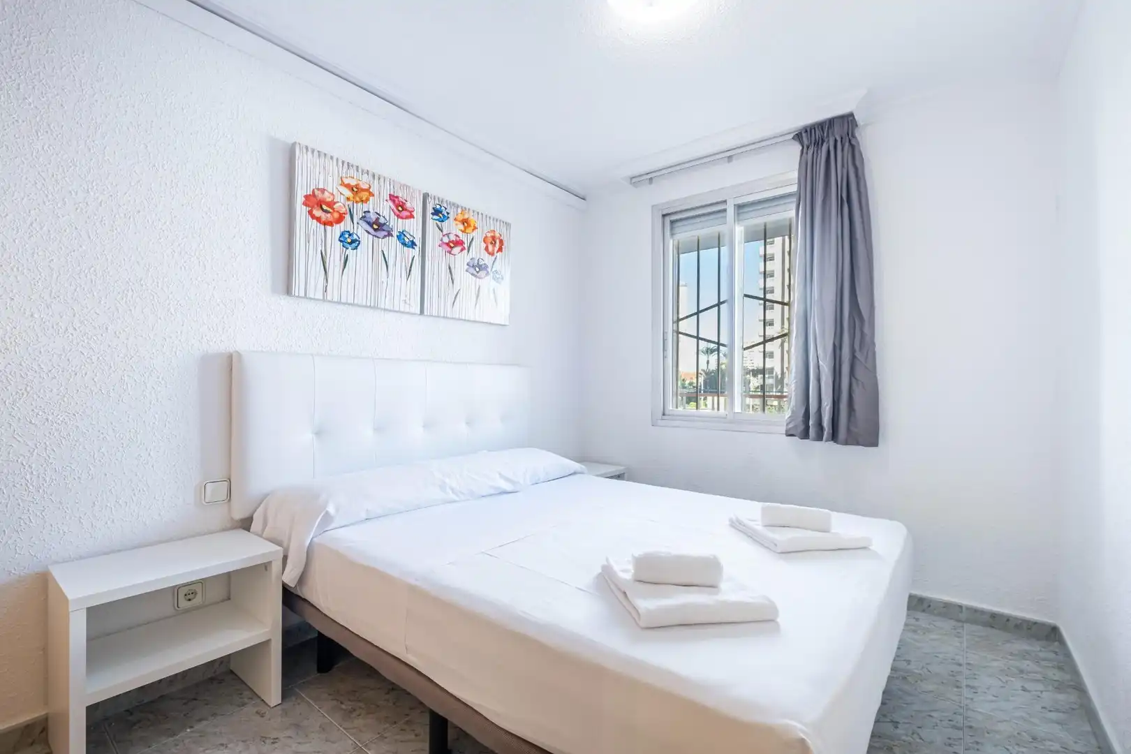 Habitación de Apartamento en venta en Benidorm con Aire acondicionado, Calefacción y Jardín privado