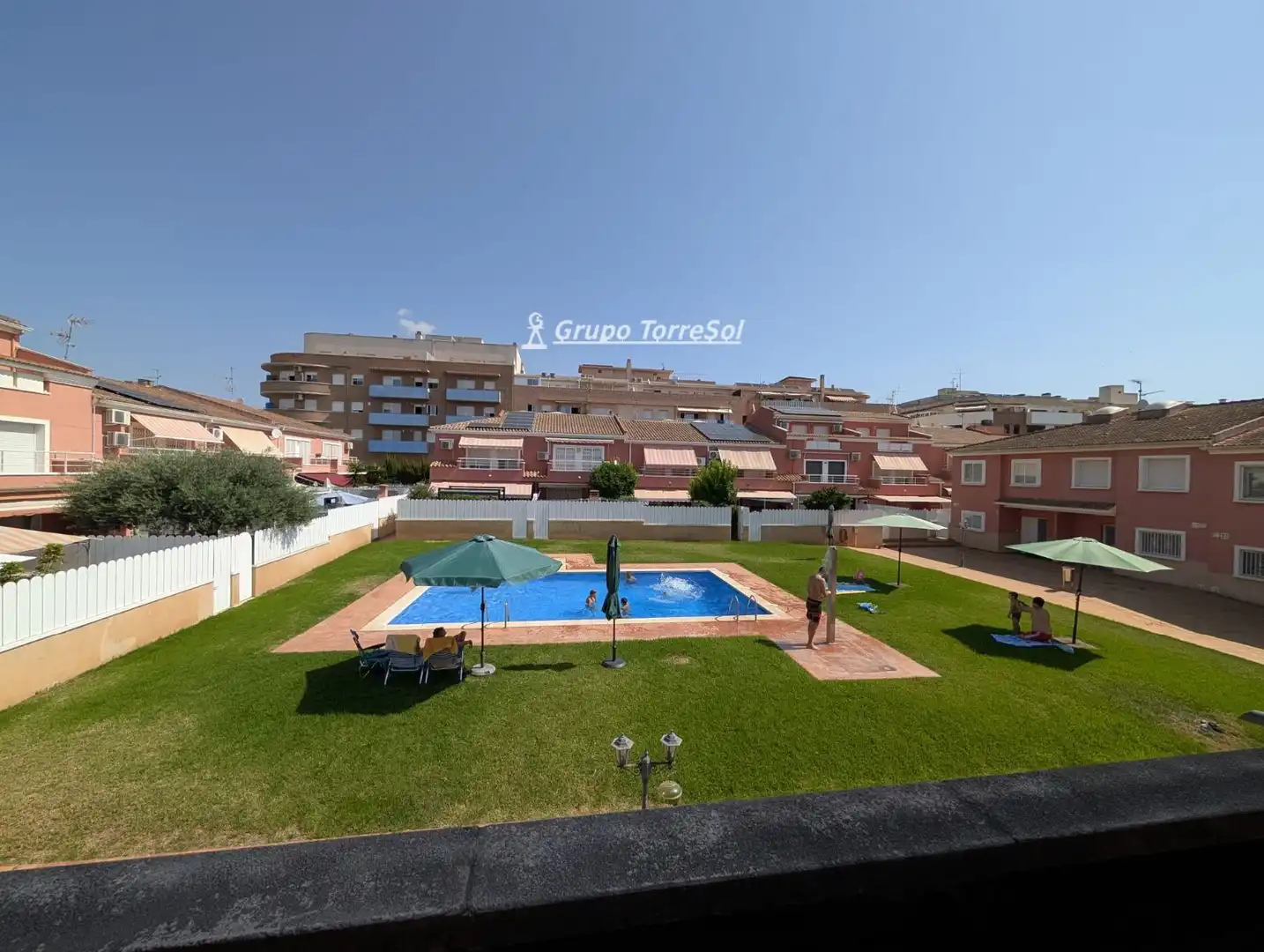 Piscina de Casa adosada en venta en El Vendrell con Aire acondicionado, Calefacción y Terraza