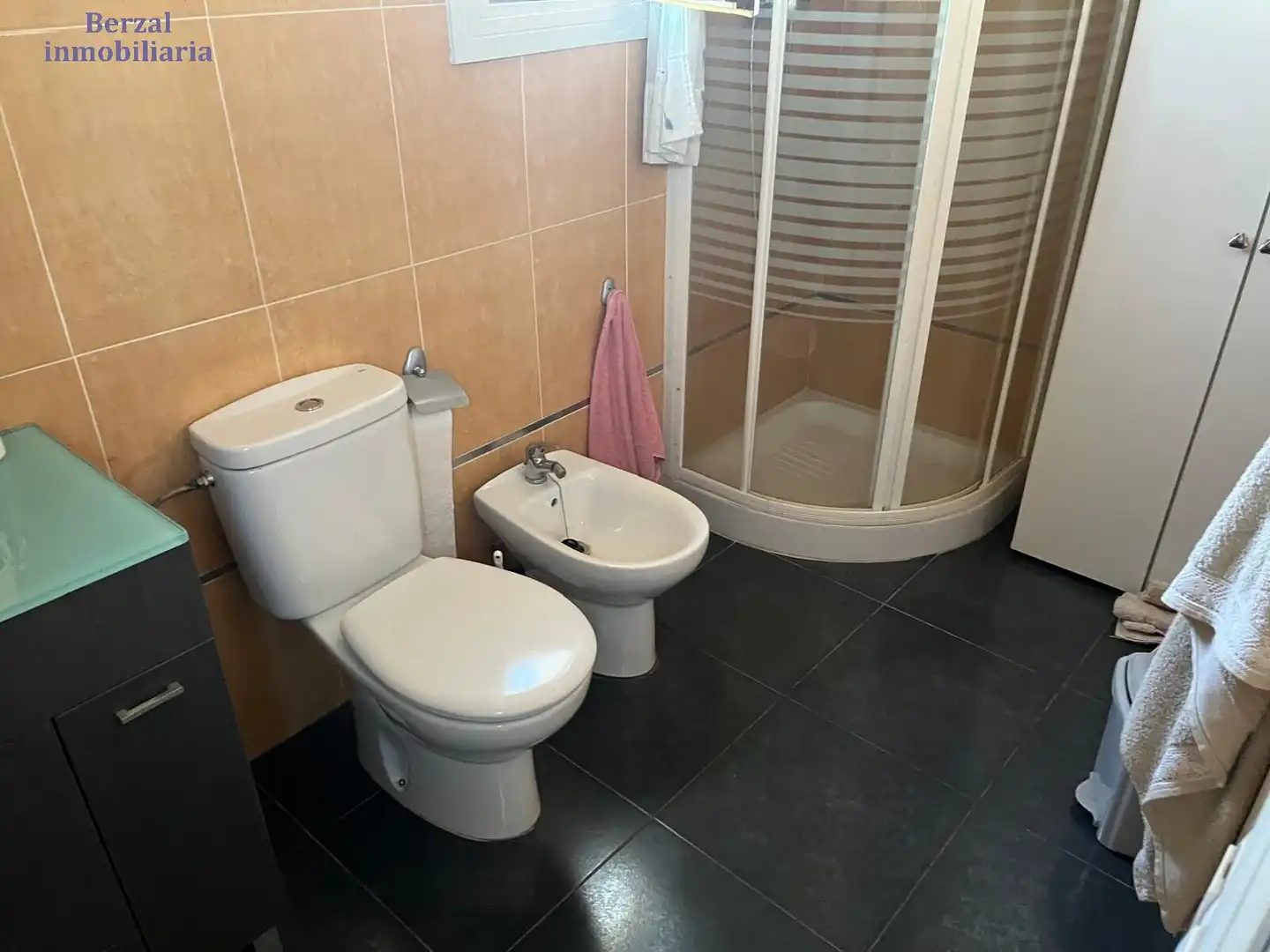 Baño de Nave industrial en venta en  Logroño