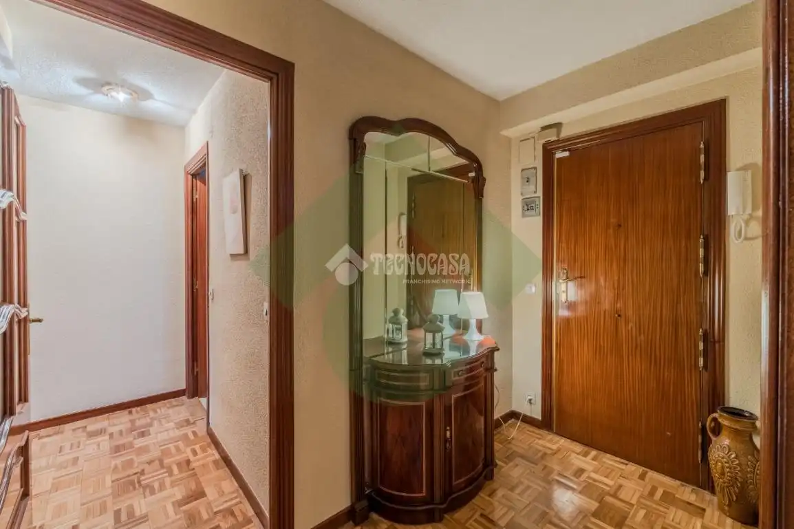 Piso en venta en Madrid con Calefacción y Parquet