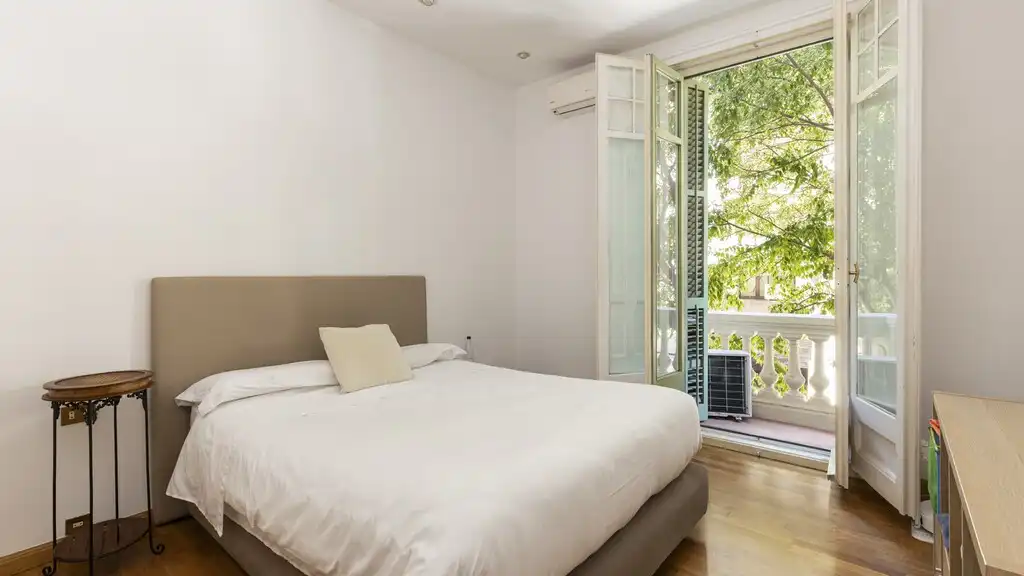 Schlafzimmer von Wohnungen zum Verkauf in Barcelona mit Klimaanlage, Heizung und Terrasse