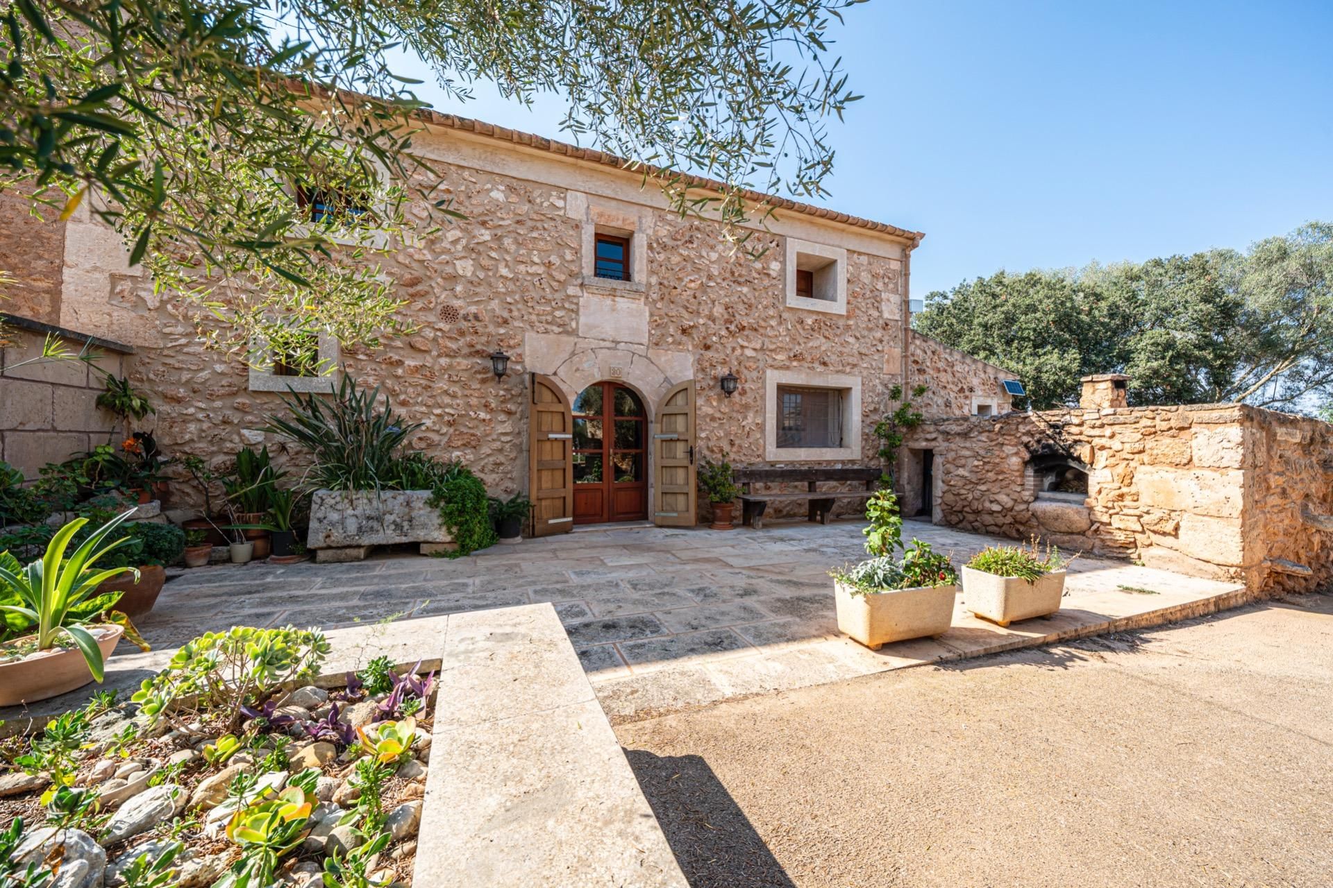 Vista exterior de Casa adosada en venda en Campos amb Aire condicionat, Calefacció i Jardí privat