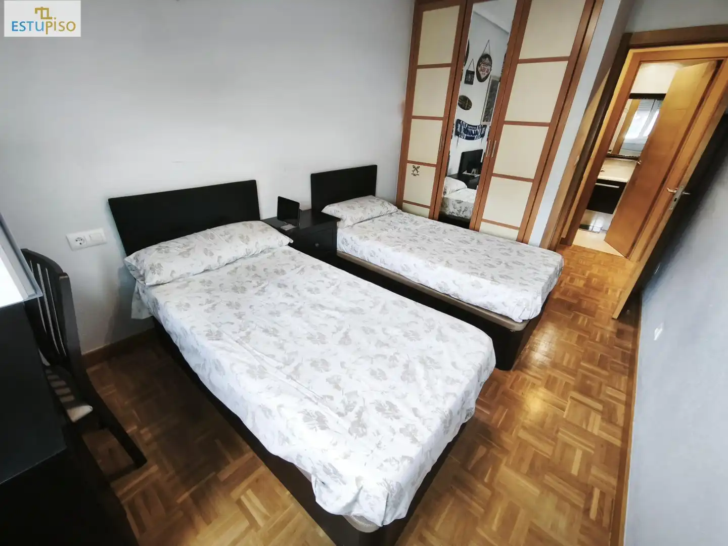 Schlafzimmer von Wohnung zum Verkauf in Vitoria - Gasteiz mit Heizung, Abstellraum und Möbliert