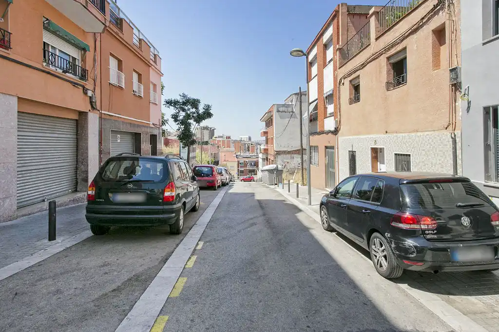 Außenansicht von Büro zum Verkauf in Badalona
