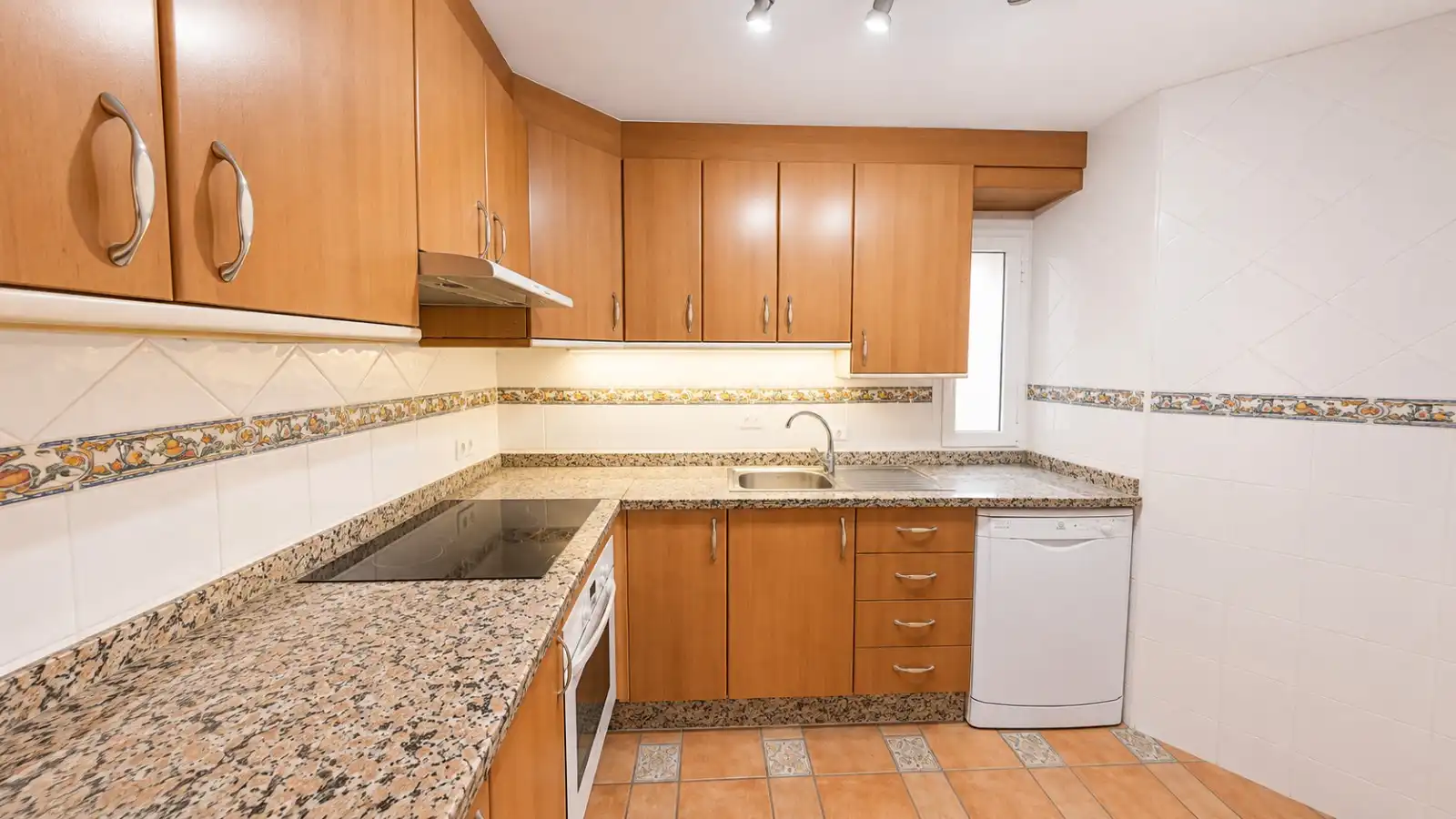 Cuina de Casa o xalet en venda en Alicante / Alacant amb Aire condicionat, Calefacció i Terrassa