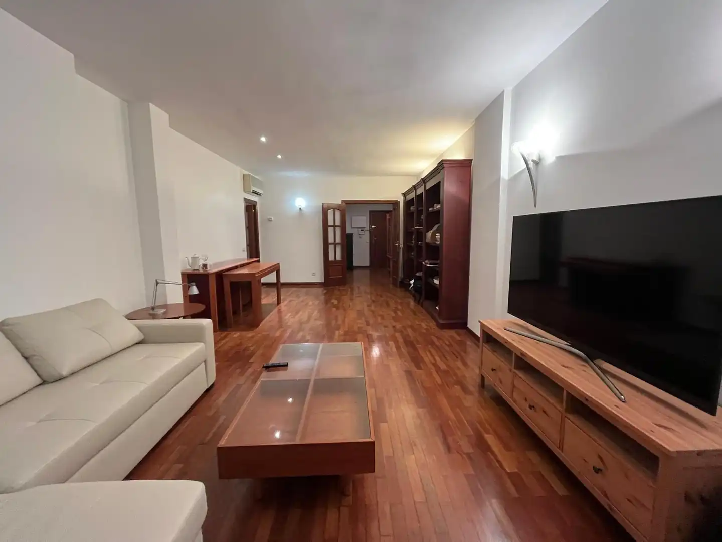 Wohnzimmer von Wohnung zum Verkauf in Barcelona mit Klimaanlage, Heizung und Parkett