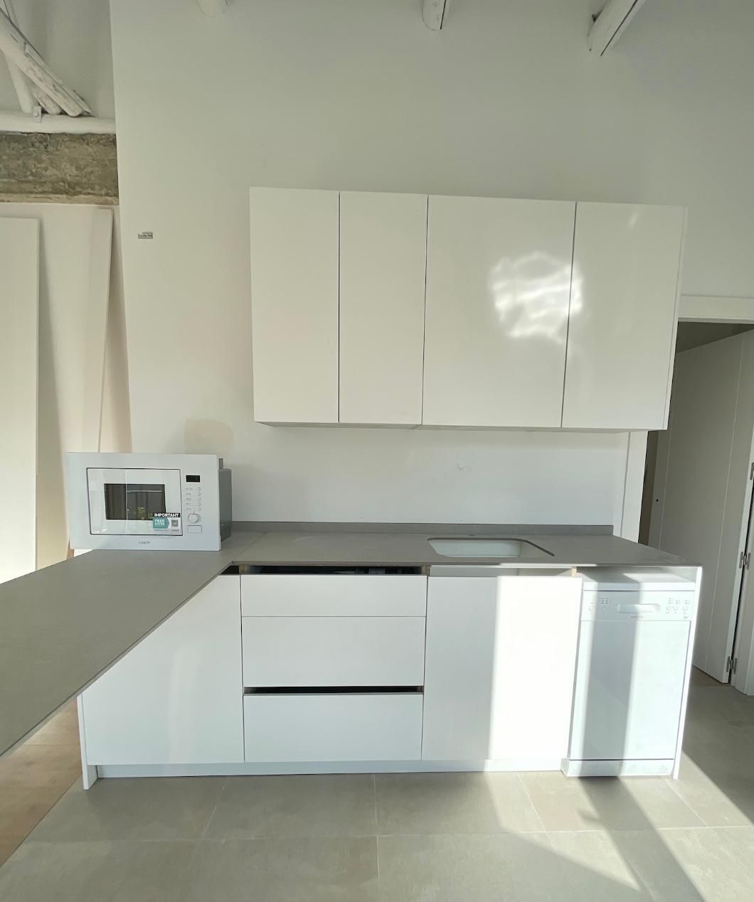 Kitchen of Flat to rent in  Granada Capital  with Air Conditioner and Balcony