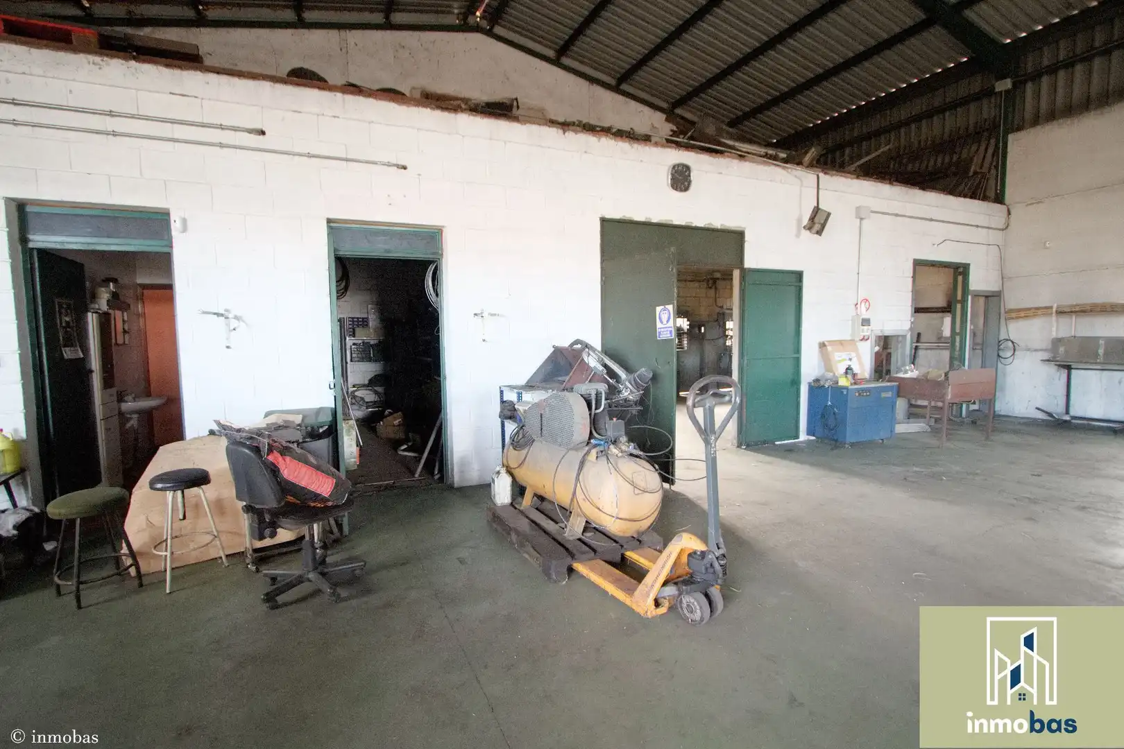 Nau industrial en venda en Valverde de Leganés
