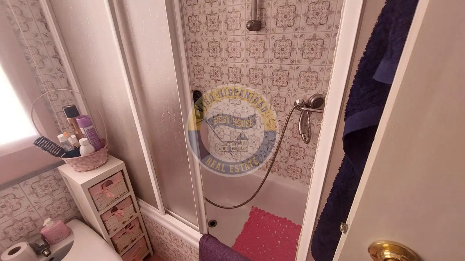 Bathroom of Flat for sale in Vigo 
