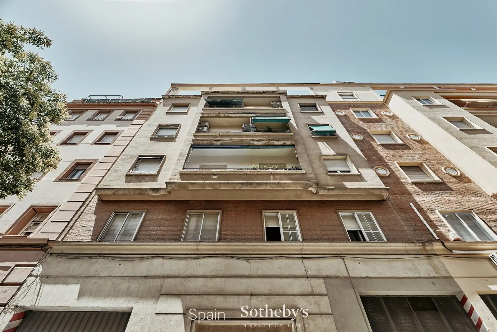 Vista exterior de Apartament en venda en Madrid amb Aire condicionat i Terrassa