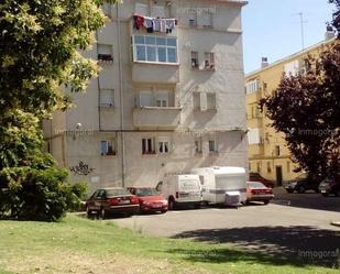 Vista exterior de Pis en venda en León Capital  amb Terrassa