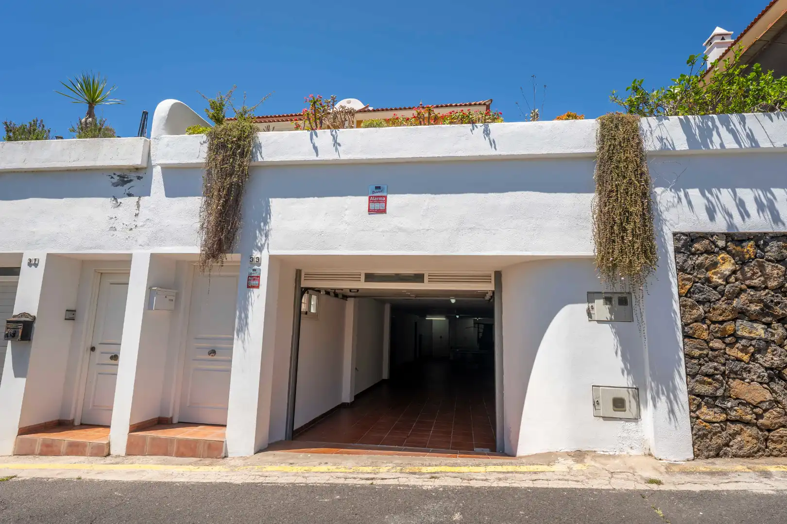 Vista exterior de Casa adosada en venda en Santa Úrsula amb Aire condicionat, Jardí privat i Terrassa