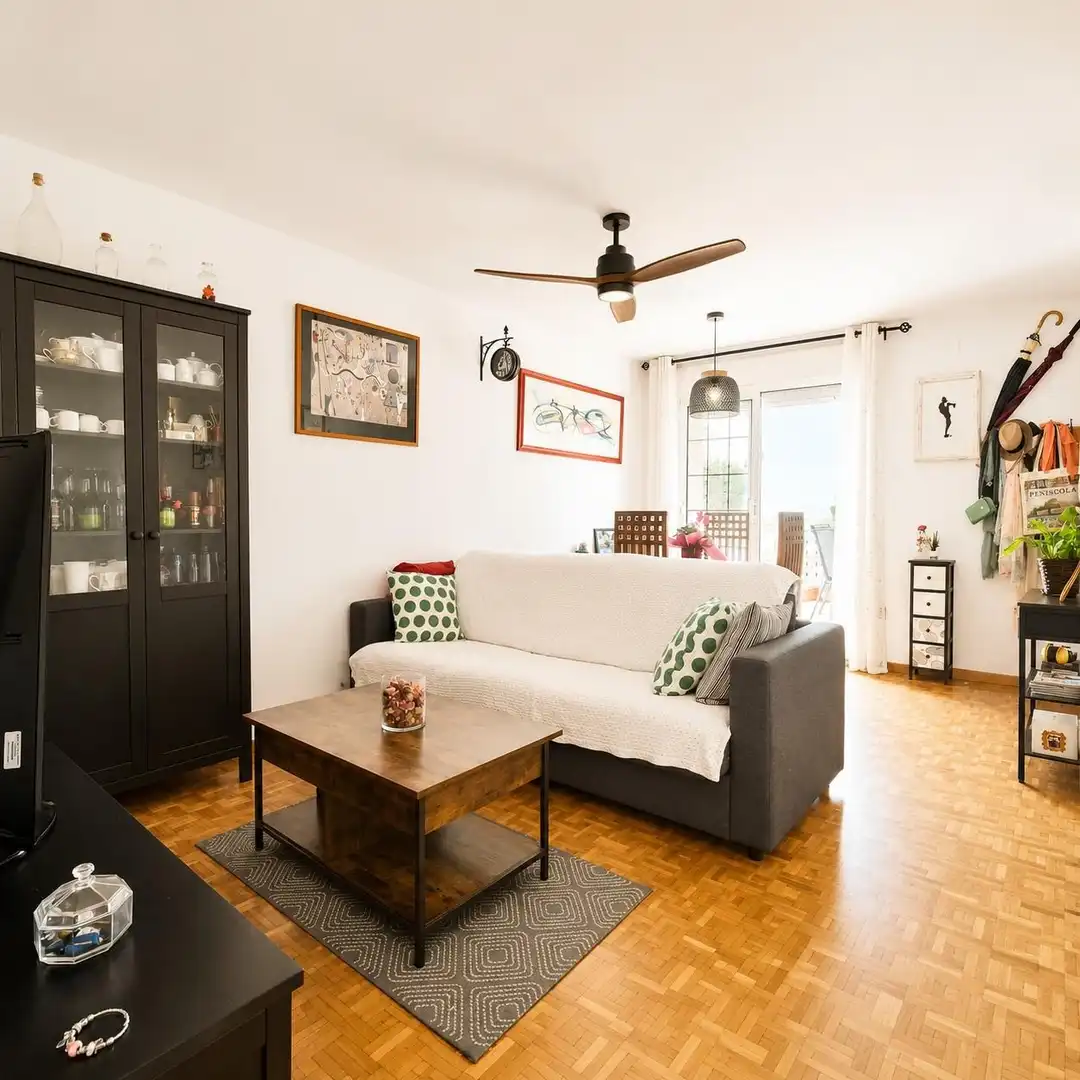 Sala de estar de Ático en venta en Cerdanyola del Vallès con Aire acondicionado, Calefacción y Parquet
