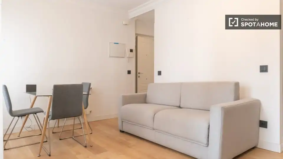 Sala de estar de Piso de alquiler en Madrid con Aire acondicionado, Calefacción y Amueblado