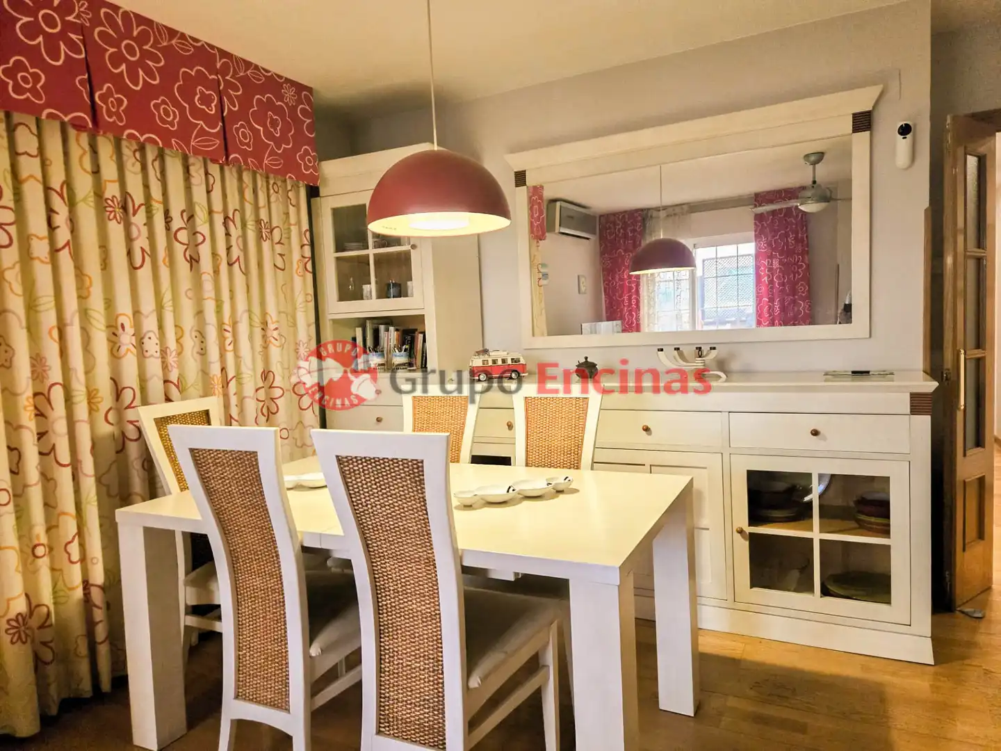 Comedor de Ático en venta en Parla con Aire acondicionado, Calefacción y Jardín privado