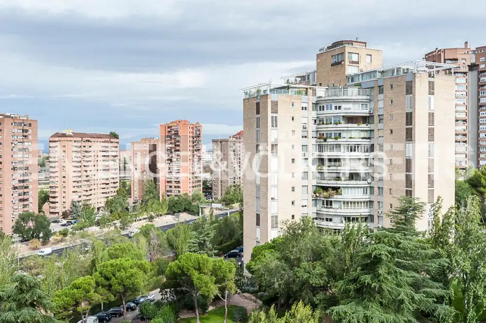 Vista exterior de Pis de lloguer en Madrid amb Calefacció